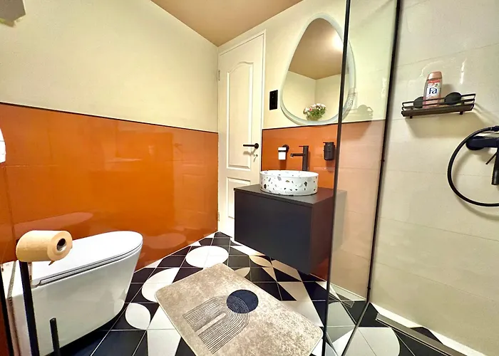 Buda's Hidden Heaven 1 With Private Sauna * Budapeste